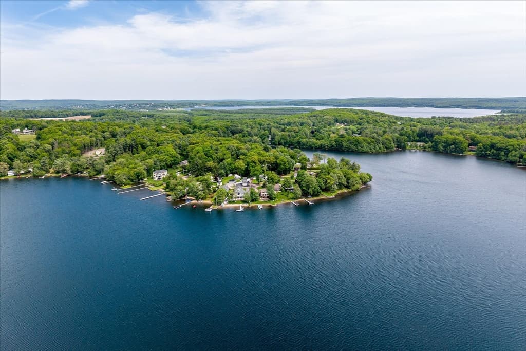 51 Lakeshore Dr, Sterling MA 01564 photo 8
