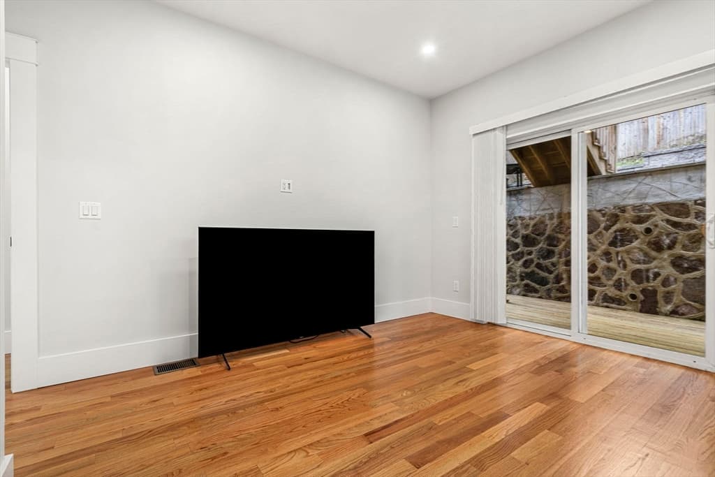 Condominium at 50 Cottage St # 1, Chelsea MA 02150, Chelsea, photo 12 of 40