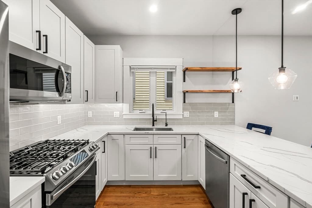 Condominium at 50 Cottage St # 1, Chelsea MA 02150, Chelsea, photo 9 of 40