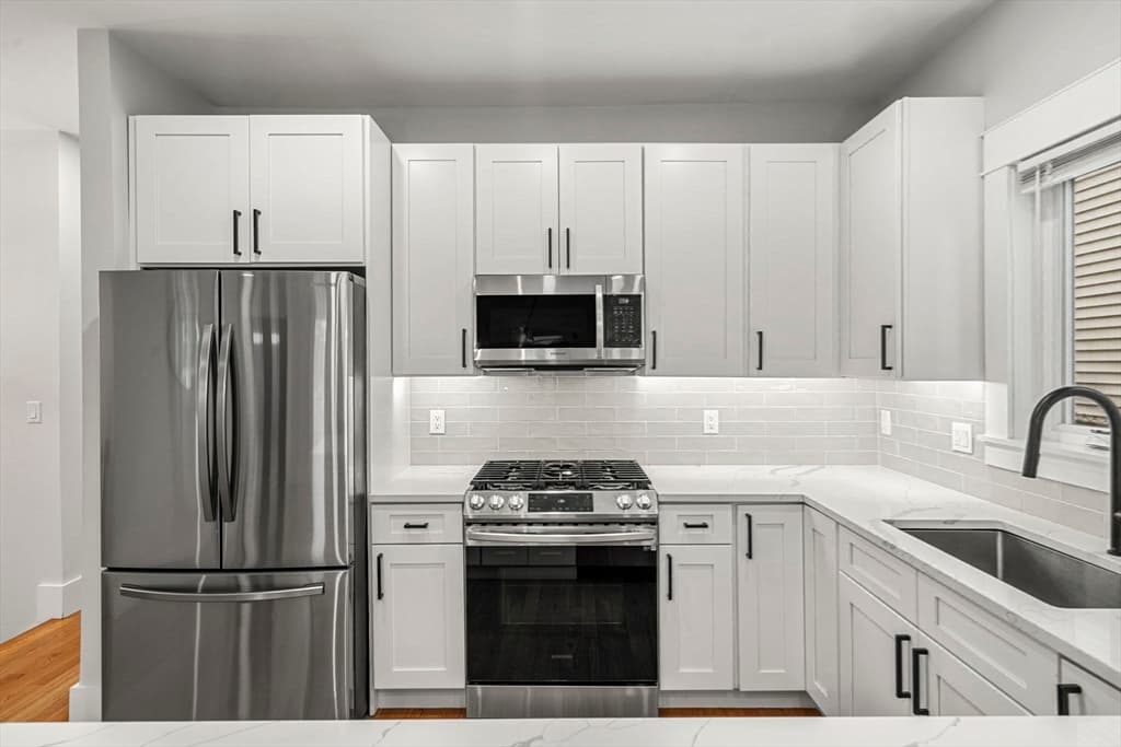 Condominium at 50 Cottage St # 1, Chelsea MA 02150, Chelsea, photo 10 of 40