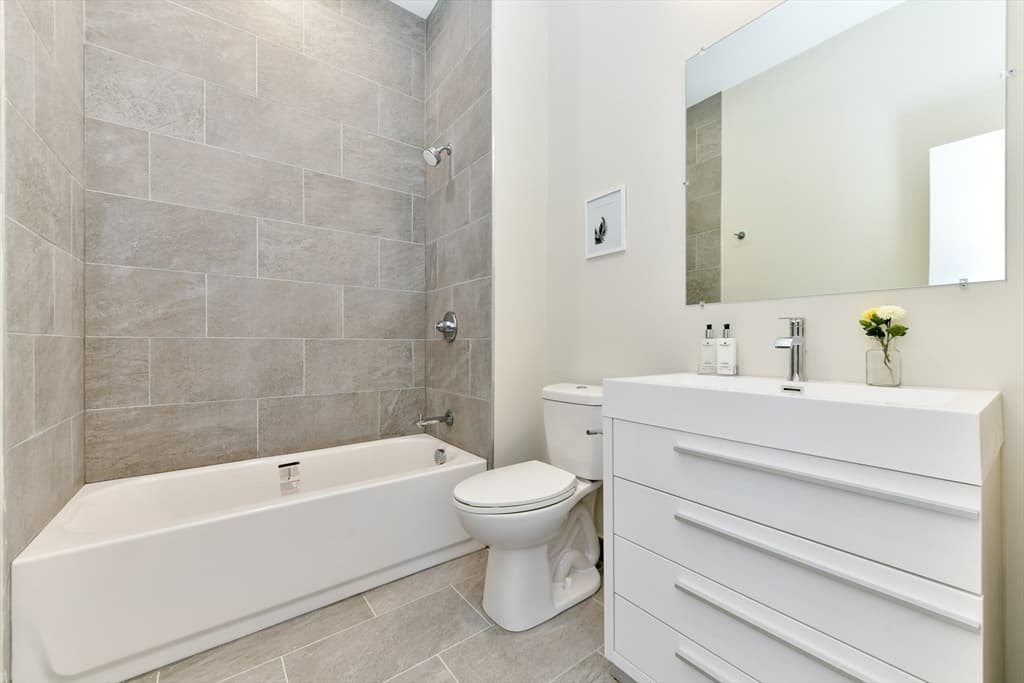 Condominium at 87 Parker St # 402, Chelsea MA 02150, Chelsea, photo 9 of 25