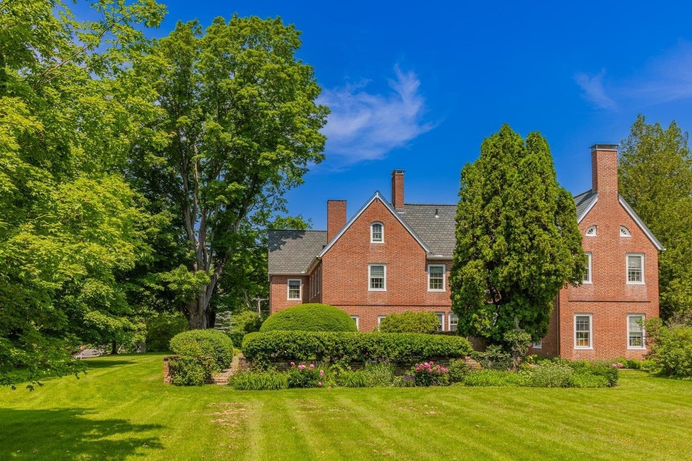 Single Family Residence at 82 River Rd, Topsfield MA 01983, photo 6 of 42