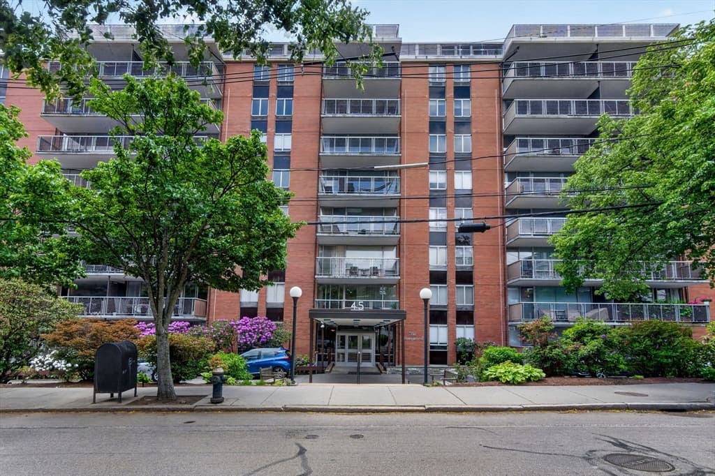 45 Longwood Ave # 409, Brookline MA 02446