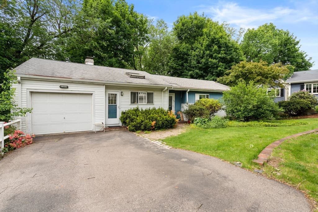 104 Oldham Rd, Newton MA 02465