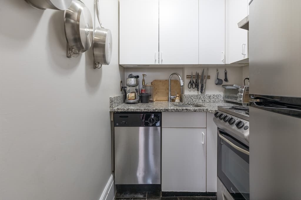 Condominium at 74 Mt Vernon St # 1F, Boston MA 02108, photo 7 of 11