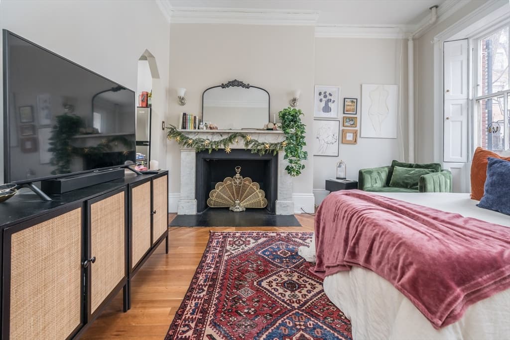 Condominium at 74 Mt Vernon St # 1F, Boston MA 02108, photo 3 of 11