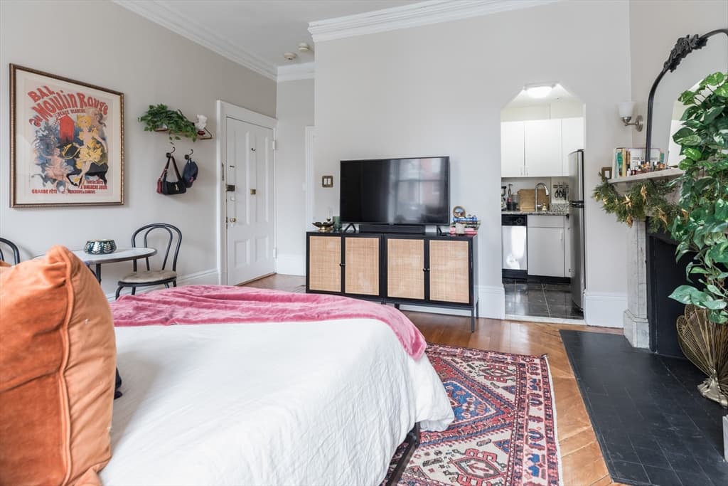 Condominium at 74 Mt Vernon St # 1F, Boston MA 02108, photo 5 of 11