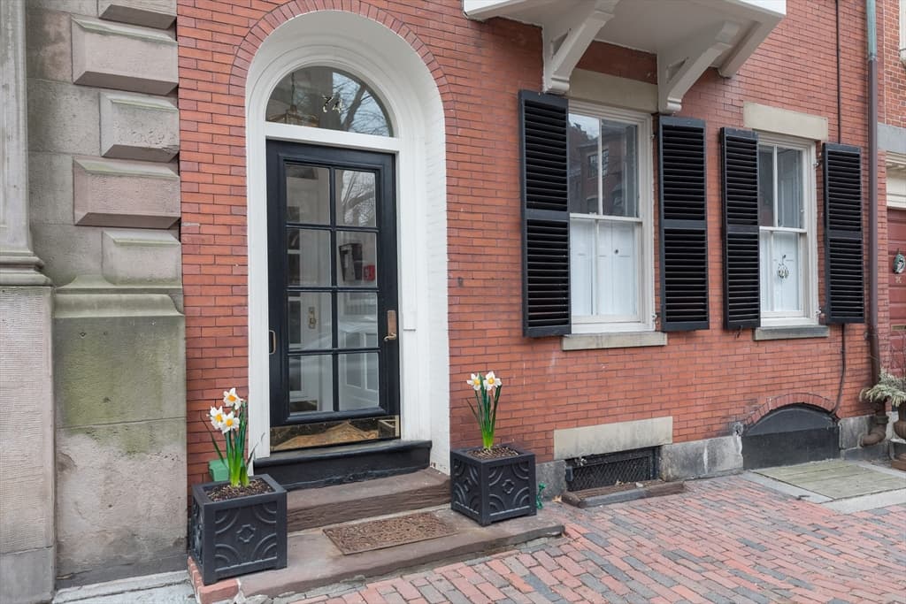 Condominium at 74 Mt Vernon St # 1F, Boston MA 02108, photo 10 of 11