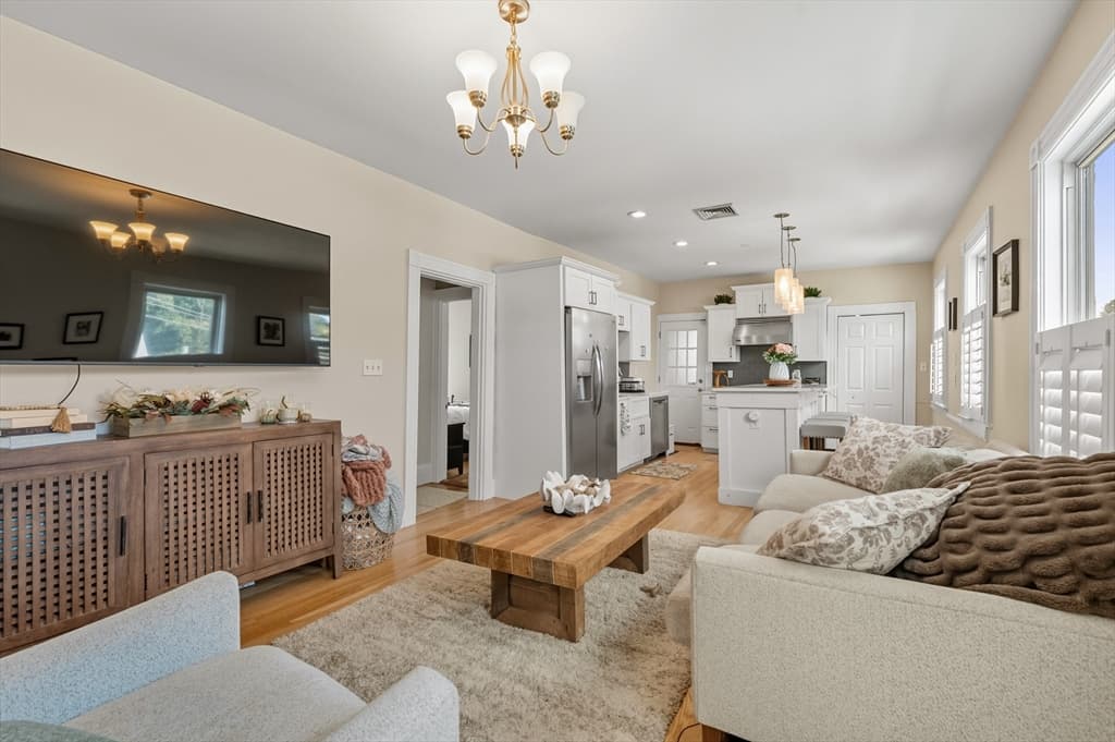 285 Neponset Ave # 3, Boston MA 02122