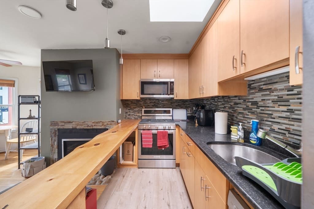 Condominium at 239 Dorchester St # 3, Boston MA 02127, Boston, photo 2 of 22