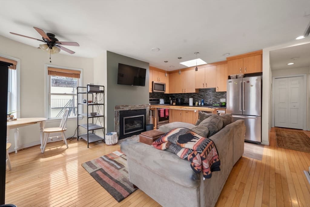239 Dorchester St # 3, Boston MA 02127