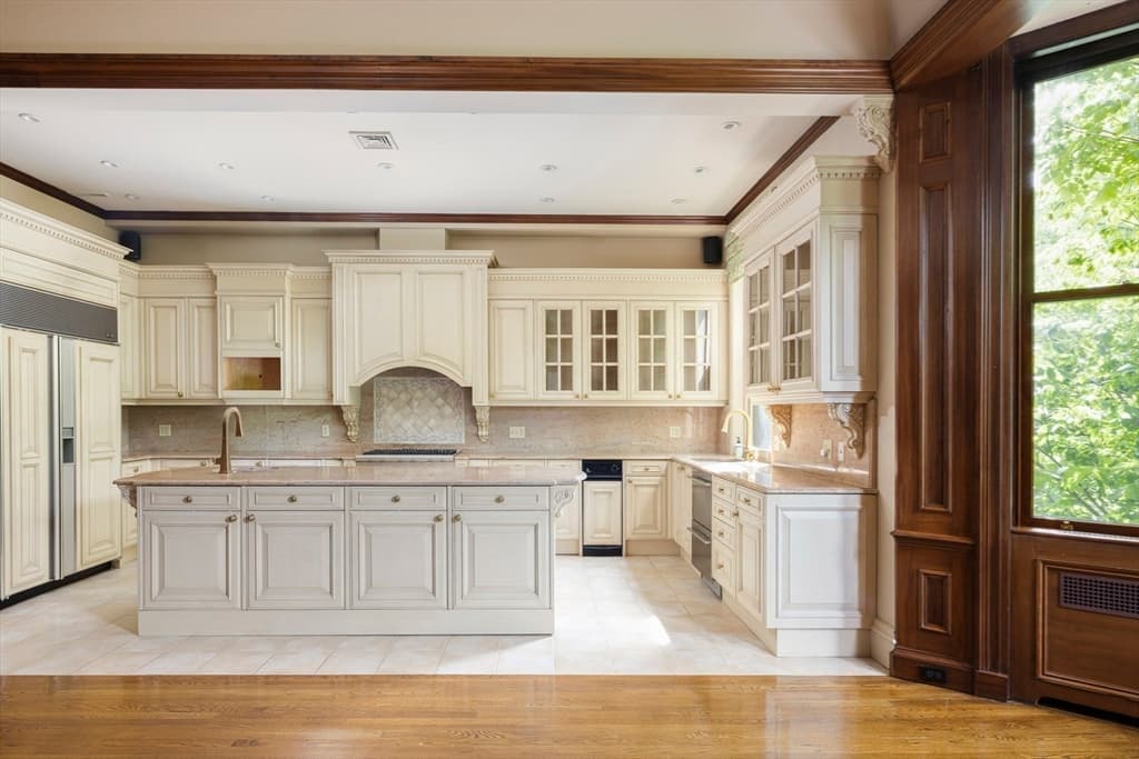 129 Commonwealth Avenue, Boston MA 02116 photo 6