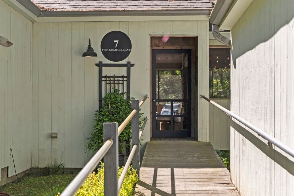 7 Ploughshare Lane, Oak Bluffs MA 02557 photo 5
