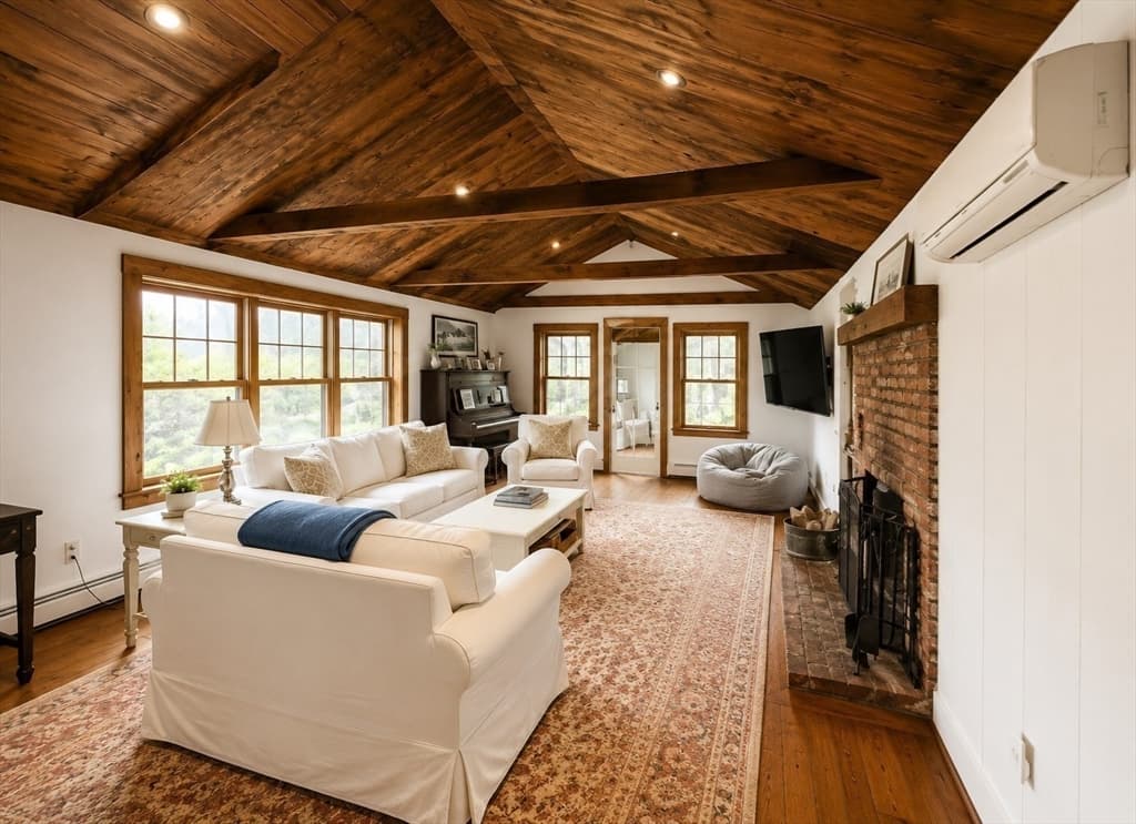 215 Sohier St, Cohasset MA 02025 photo 3