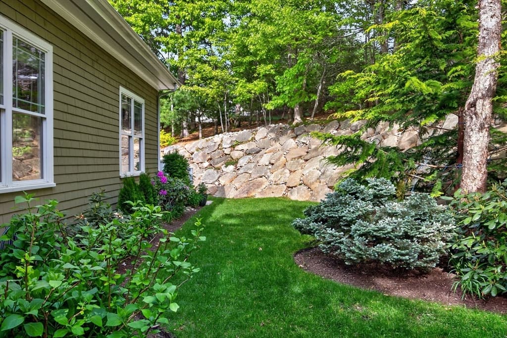 Condominium at 25 Seton Highlands # 25, Plymouth MA 02360, photo 30 of 36