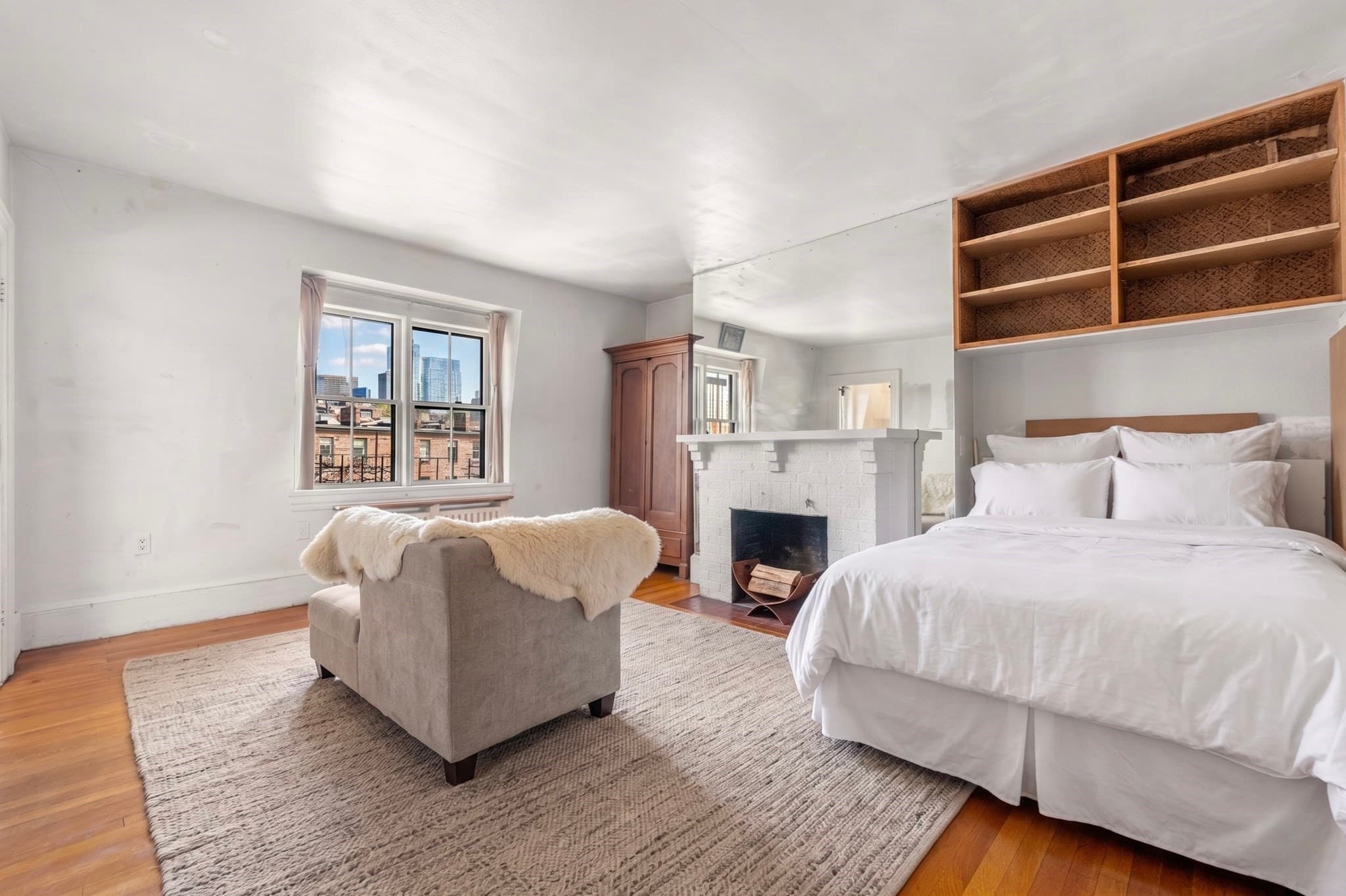 8 Brimmer St # 5B, Boston MA 02108