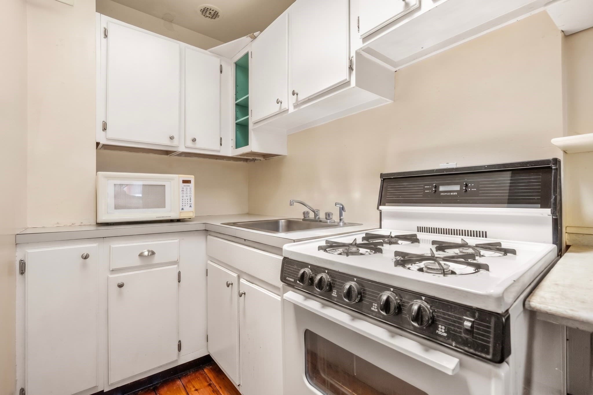 Condominium at 8 Brimmer St # 5B, Boston MA 02108, photo 8 of 11