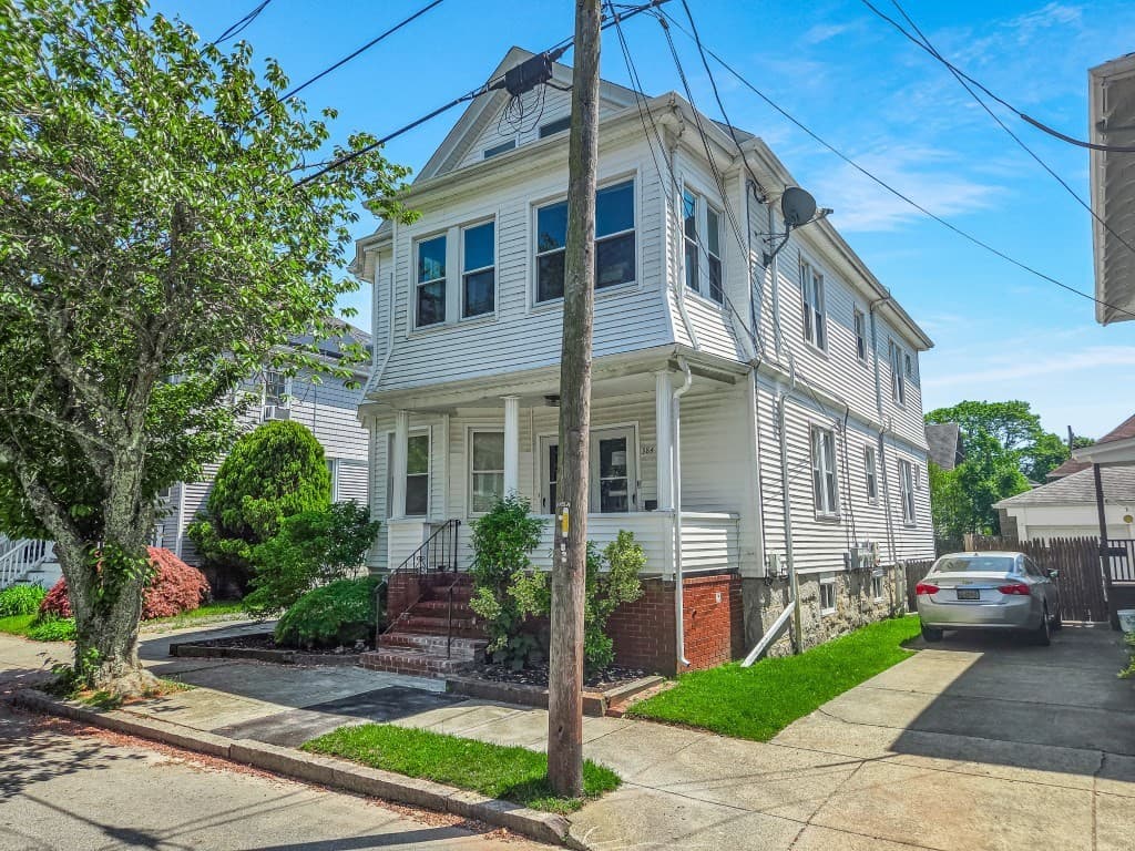 382-384 West Clinton St, New Bedford MA 02740