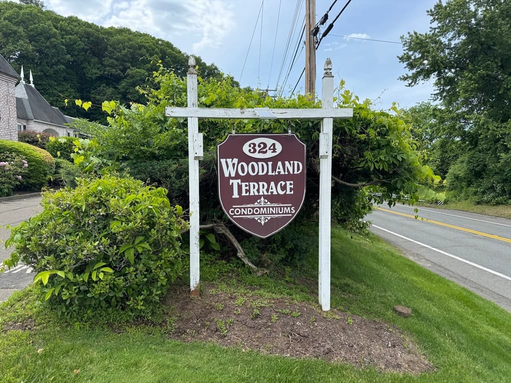 Condominium at 324 Russell Road # 109, Westfield MA 01085, Westfield, photo 2 of 18