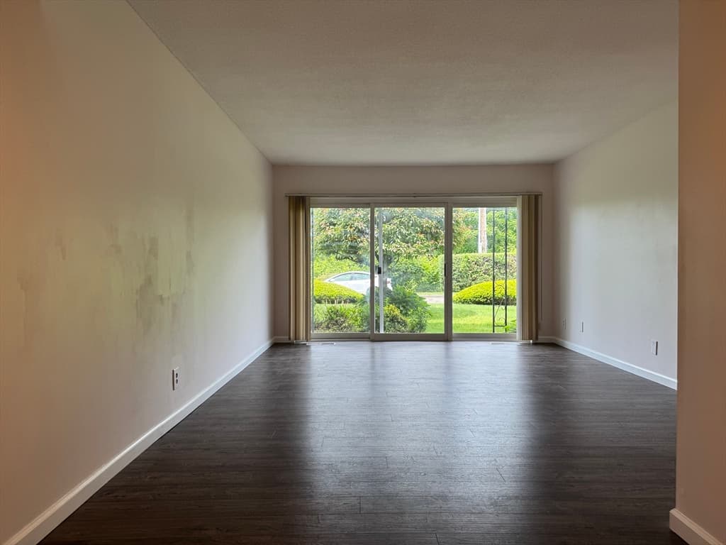Condominium at 324 Russell Road # 109, Westfield MA 01085, Westfield, photo 6 of 18