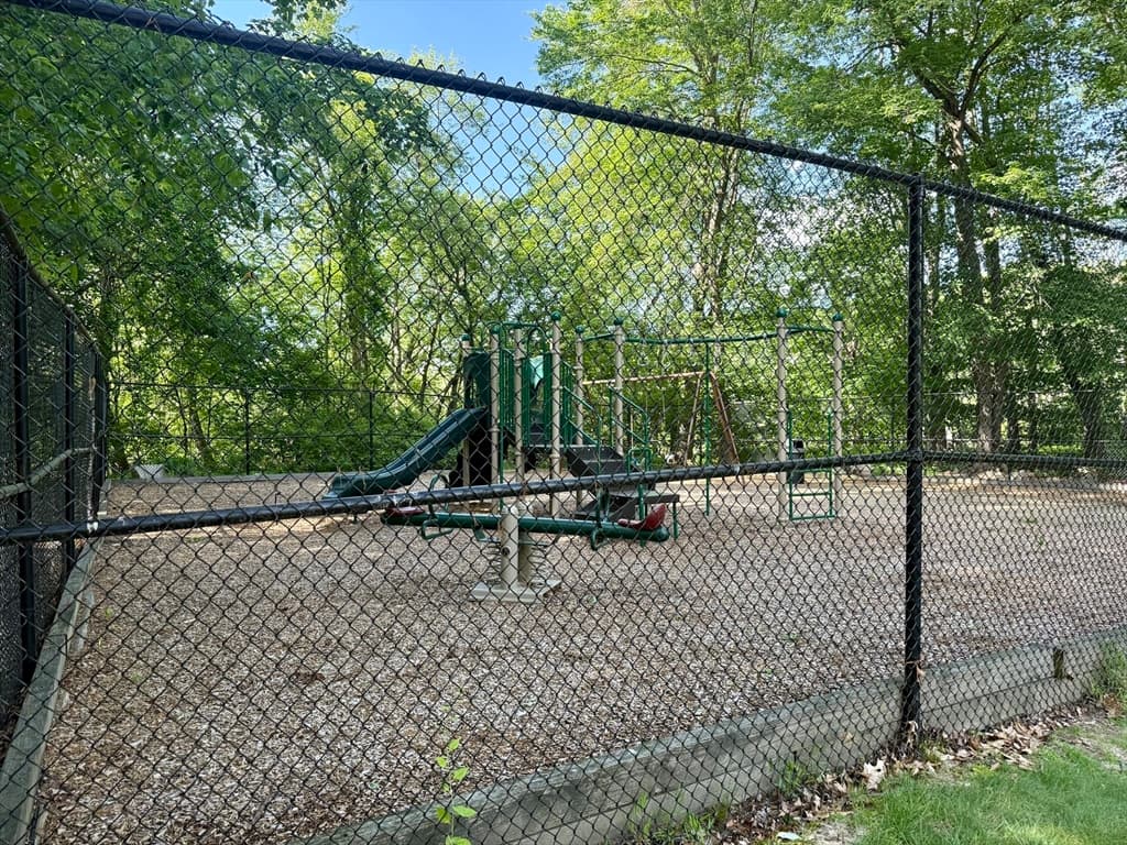 Condominium at 5 Shadowbrook Ln # 19, Milford MA 01757, Milford, photo 16 of 19