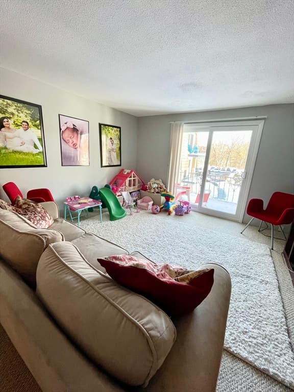 Condominium at 5 Shadowbrook Ln # 19, Milford MA 01757, Milford, photo 5 of 19