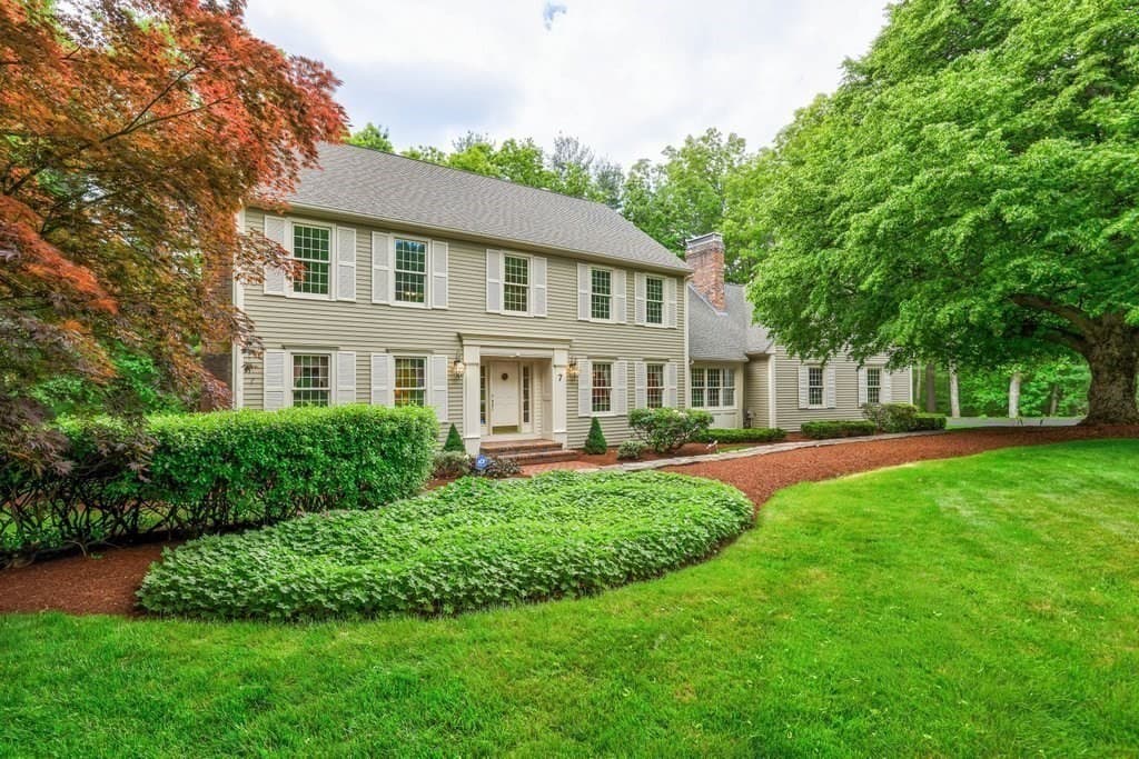 7 Village Green Ln, Holden MA 01520 photo 3