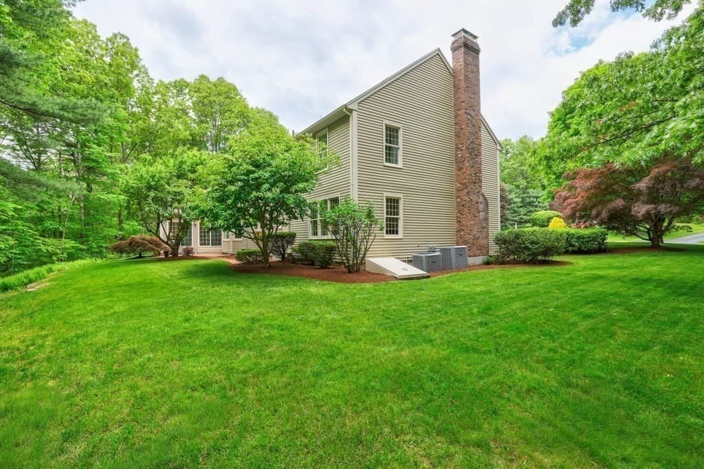 7 Village Green Ln, Holden MA 01520 photo 33