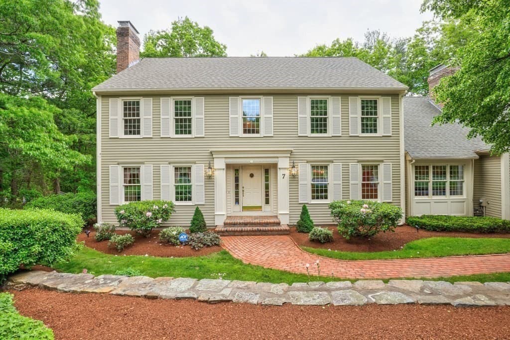 7 Village Green Ln, Holden MA 01520 photo 4