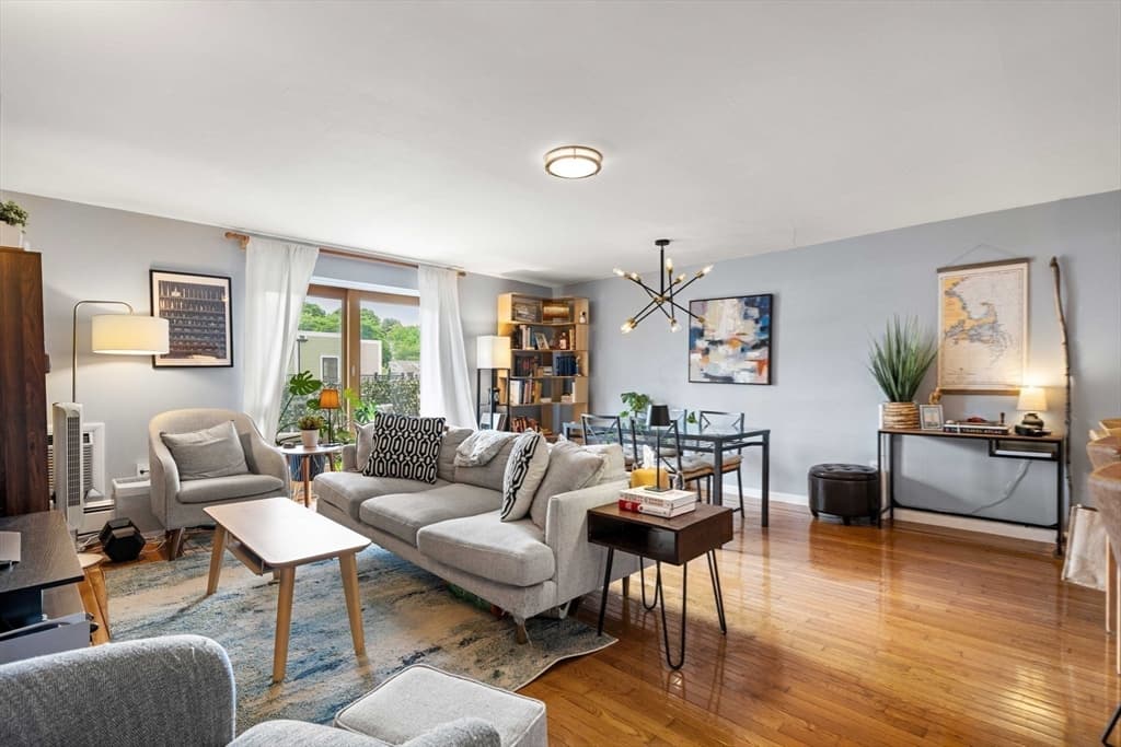 121 Tremont St # 316, Boston MA 02135