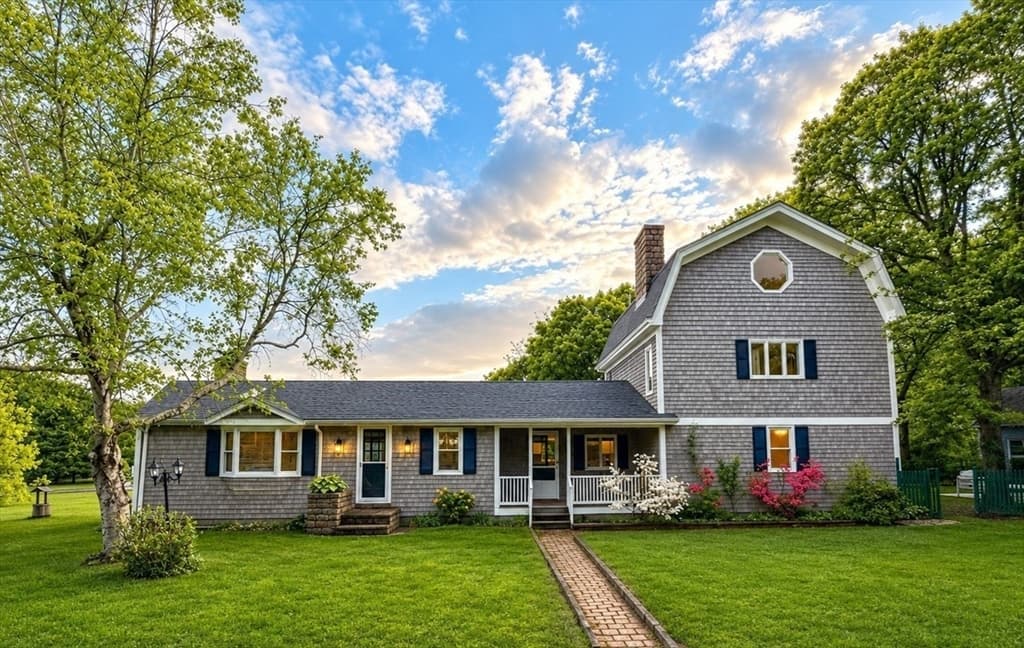 98 Ebony St, Fairhaven MA 02719