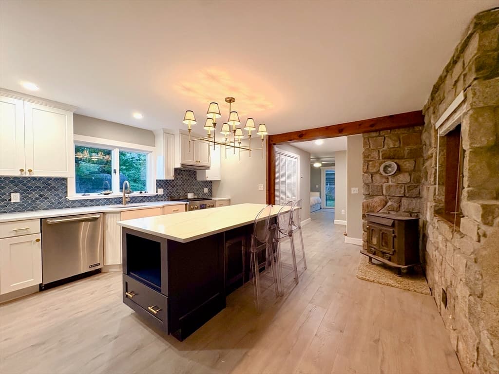 98 Ebony St, Fairhaven MA 02719 photo 9