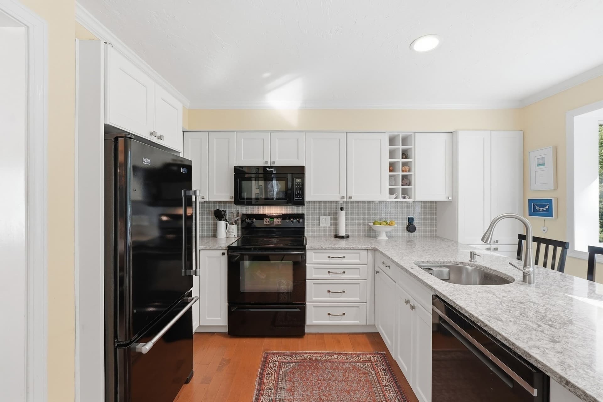 Condominium at 63 Brookdale Cir # 63, Shrewsbury MA 01545, photo 10 of 39