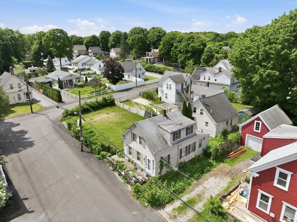 Single Family Residence at 35 School St, Weymouth MA 02189, photo 2 of 13