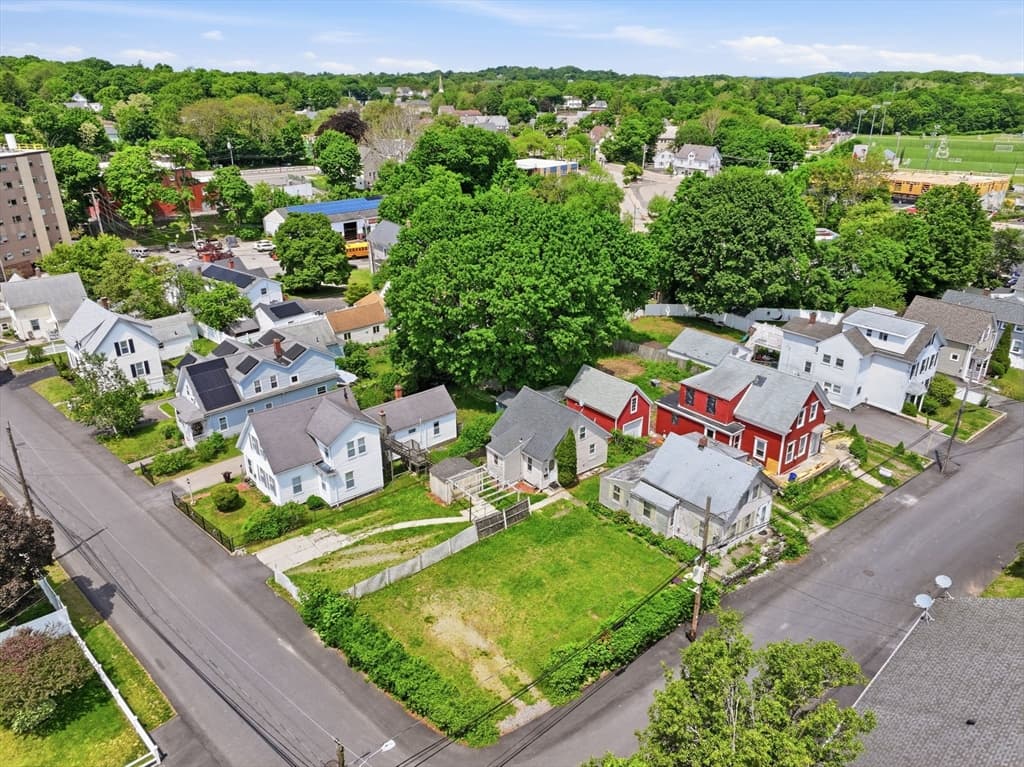 Single Family Residence at 35 School St, Weymouth MA 02189, photo 6 of 13