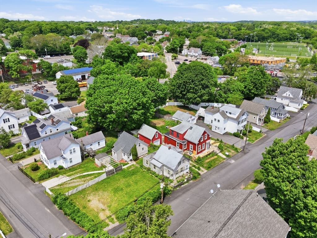 Single Family Residence at 35 School St, Weymouth MA 02189, photo 5 of 13
