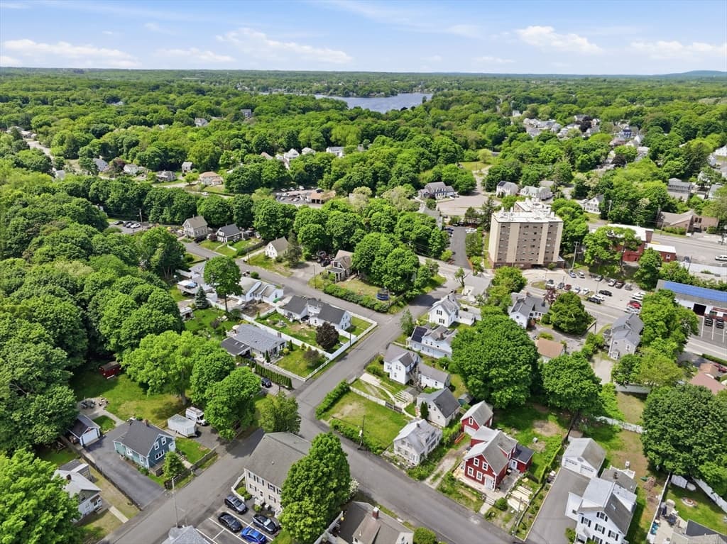 Single Family Residence at 35 School St, Weymouth MA 02189, photo 9 of 13