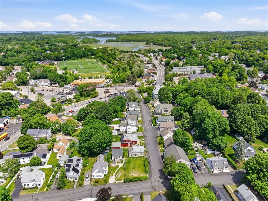 Single Family Residence at 35 School St, Weymouth MA 02189, photo 11 of 13