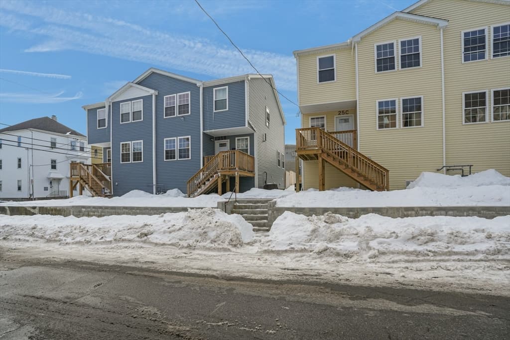 25 Lebanon St # D, Fall River MA 02723 photo 2