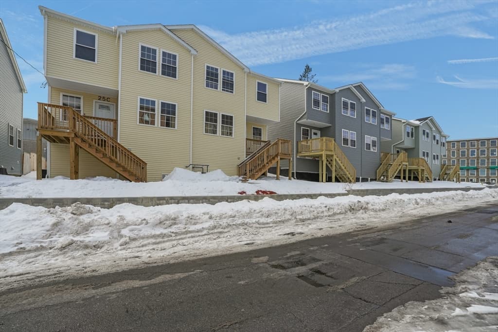25 Lebanon St # D, Fall River MA 02723 photo 5