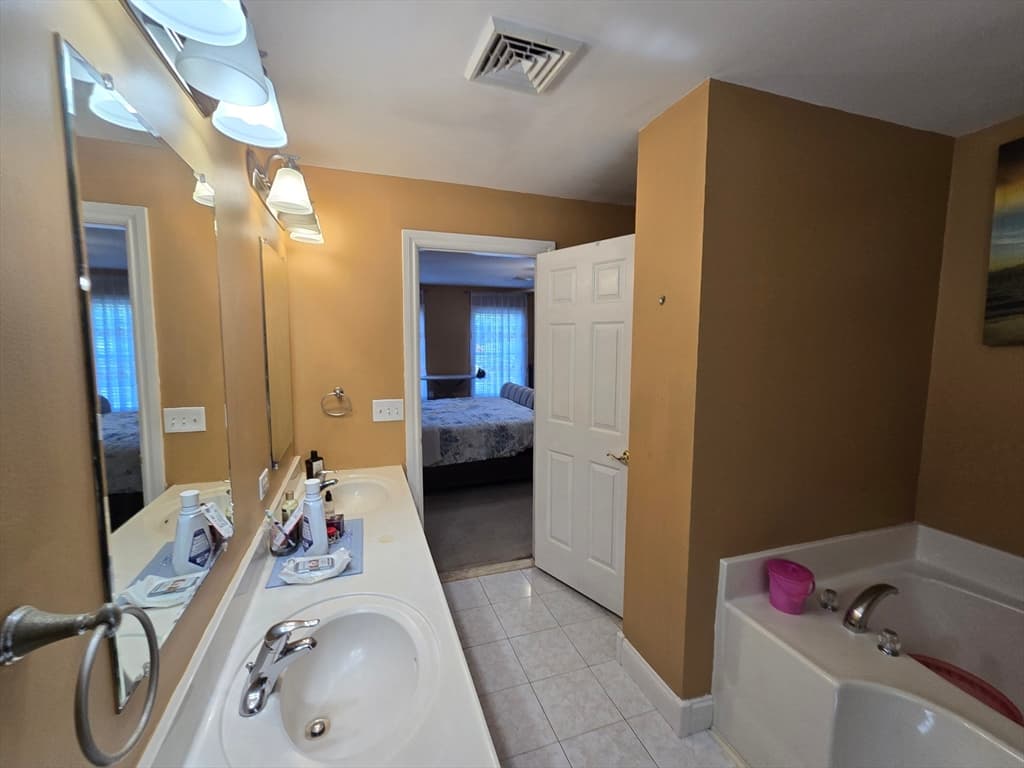 4 Panarelli Way, Webster MA 01570 photo 28
