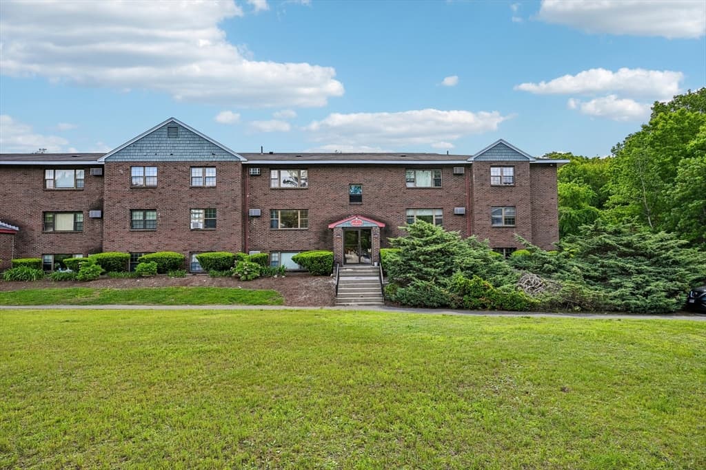 58 Spencer Rd # 26K, Boxborough MA 01719