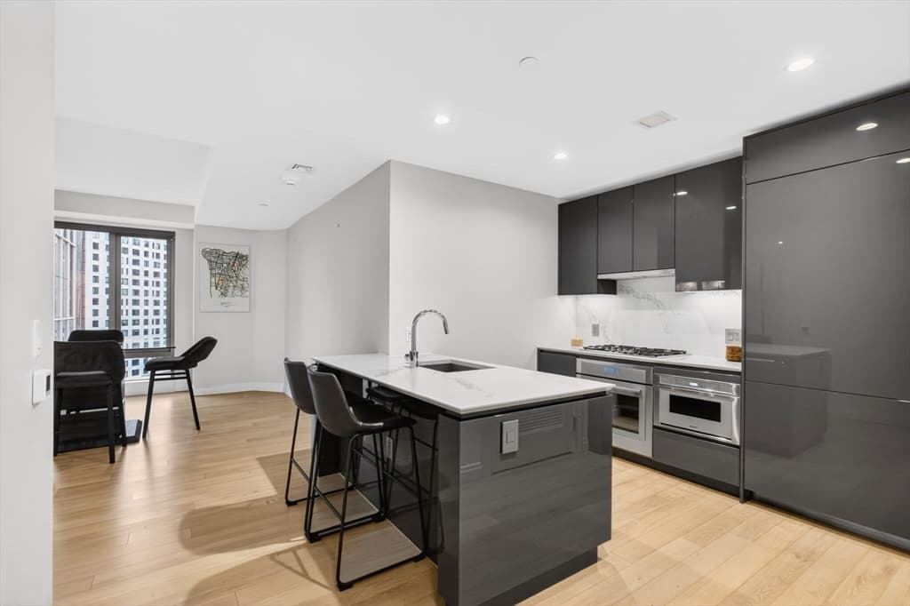 Condominium at 133 Seaport Blvd # 1517, Boston MA 02210, photo 23 of 34