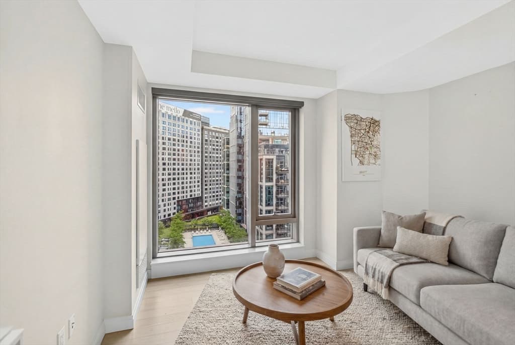 Condominium at 133 Seaport Blvd # 1517, Boston MA 02210, photo 17 of 34