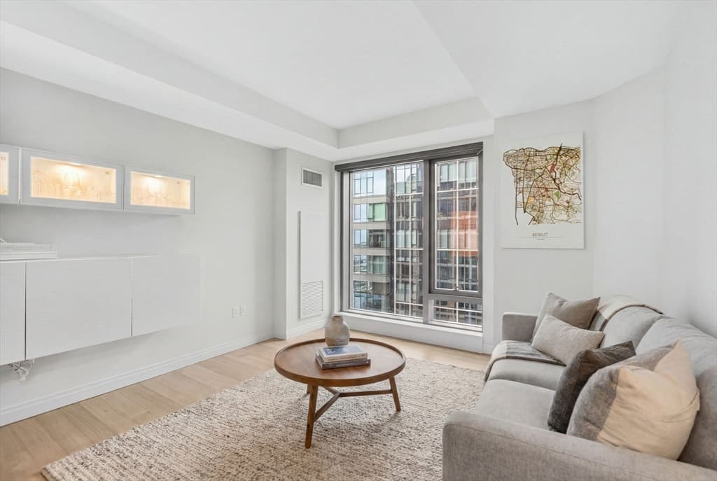Condominium at 133 Seaport Blvd # 1517, Boston MA 02210, photo 16 of 34