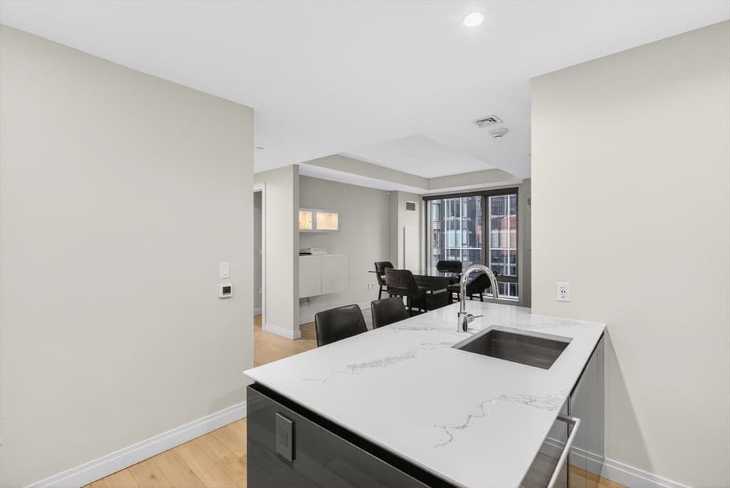 Condominium at 133 Seaport Blvd # 1517, Boston MA 02210, photo 26 of 34