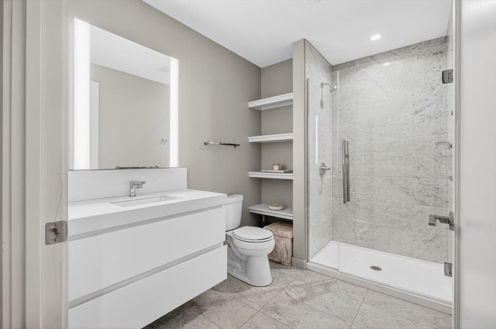 Condominium at 133 Seaport Blvd # 1517, Boston MA 02210, photo 7 of 34