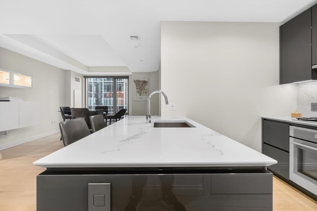 Condominium at 133 Seaport Blvd # 1517, Boston MA 02210, photo 24 of 34