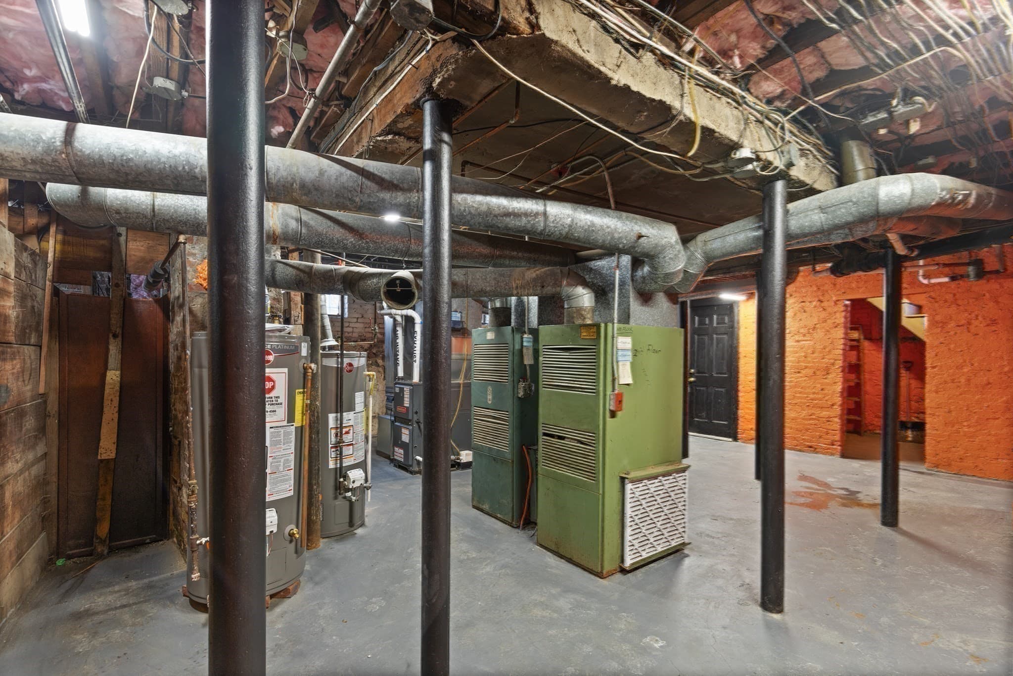 5+ Family - 5+ Units Up/Down at 8-10 & 5 Porter St Ct & Ropes Portfolio, Salem MA 01970, photo 36 of 41