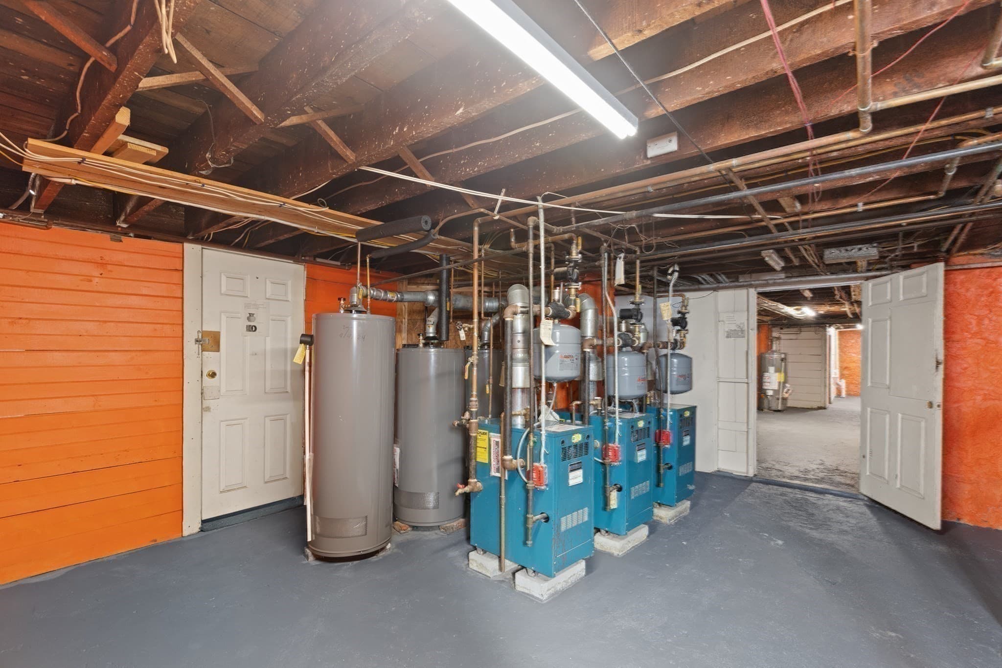 5+ Family - 5+ Units Up/Down at 8-10 & 5 Porter St Ct & Ropes Portfolio, Salem MA 01970, photo 38 of 41